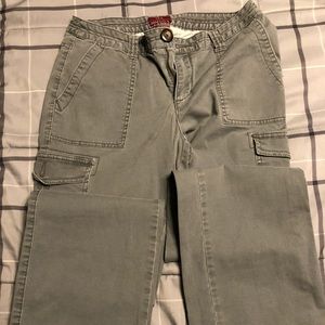 Woman’s Cargo Pants in Gray